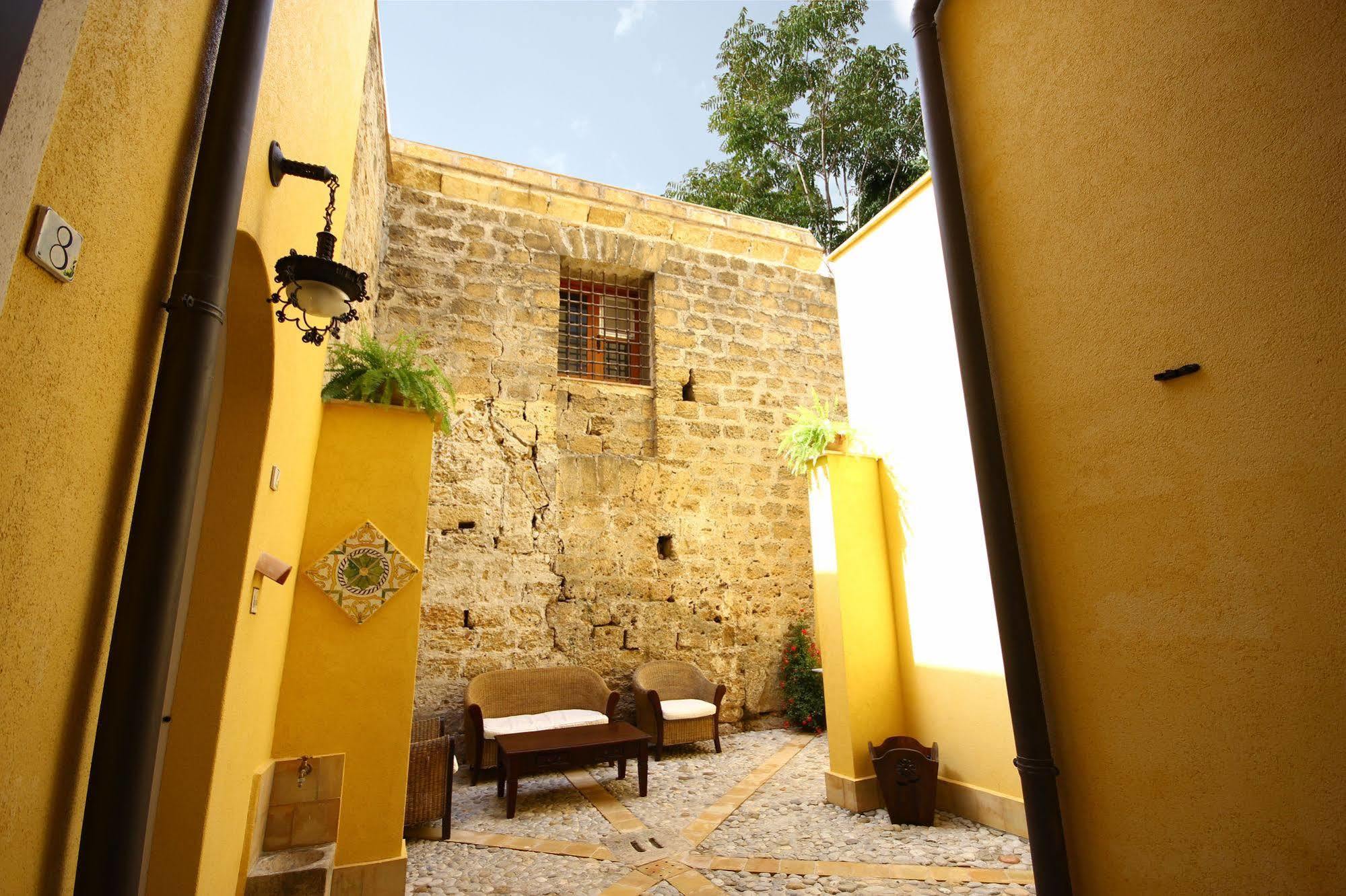 Bed and Breakfast Khalisah Palermo Exteriér fotografie